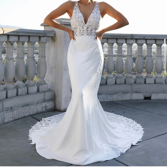 Essense of Australia D3577 wedding gown. Brand new never worn. Decided to elope - Picture 1 of 14